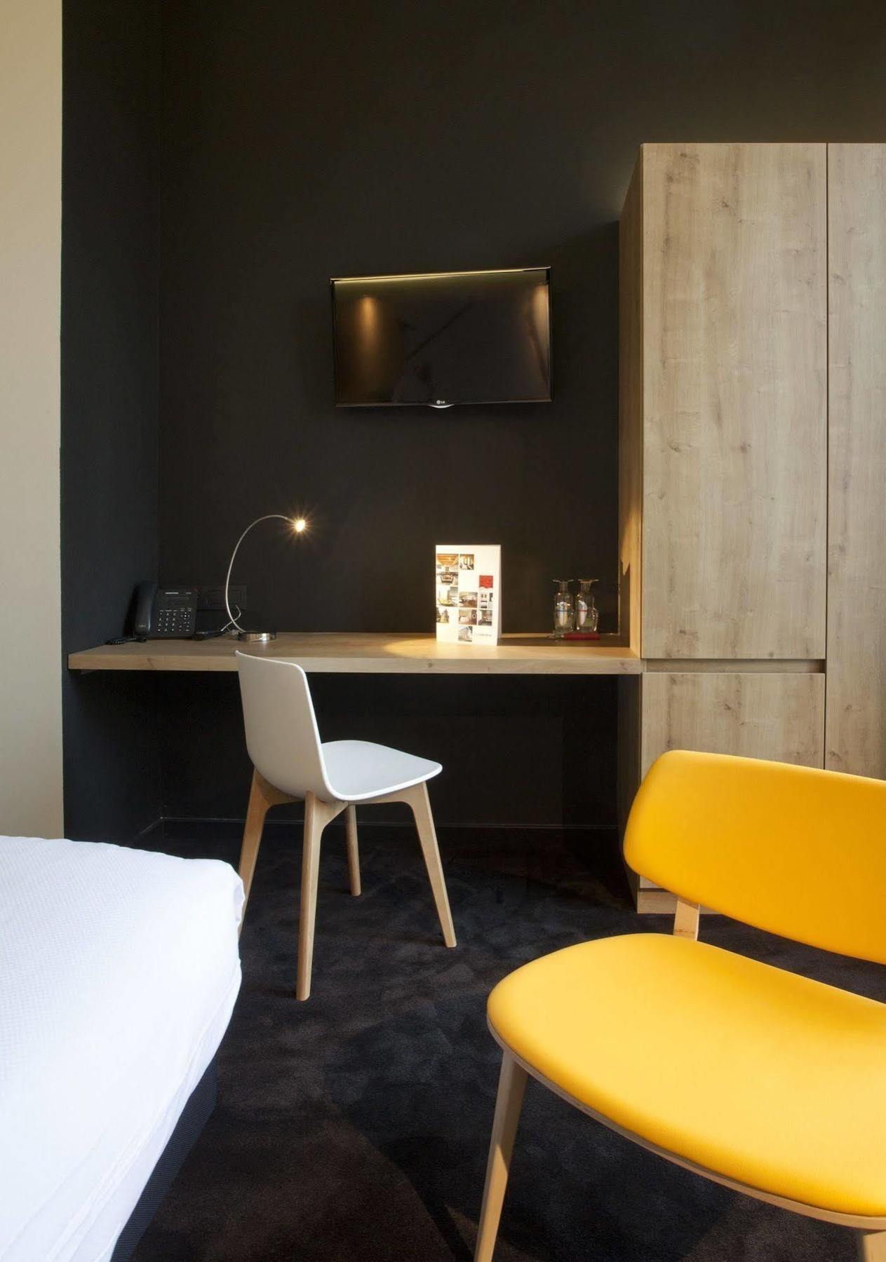 Hotel The Lodge Вилворд Екстериор снимка